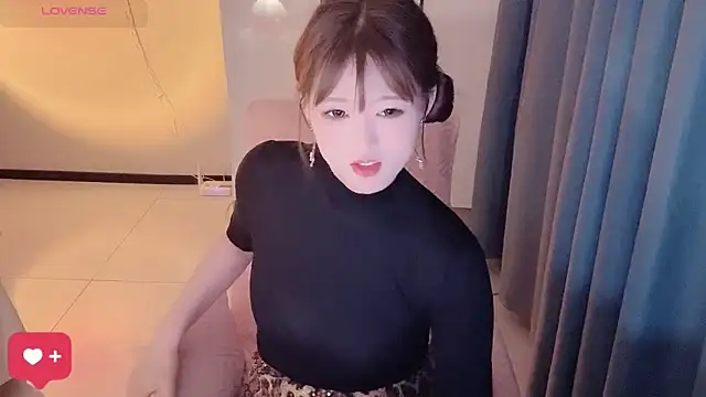 winnie-ww online show from May 15, 11:50 am