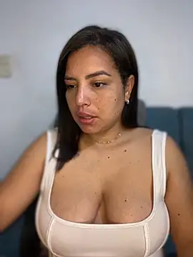 Kira33  online show from March 11, 9:26 am