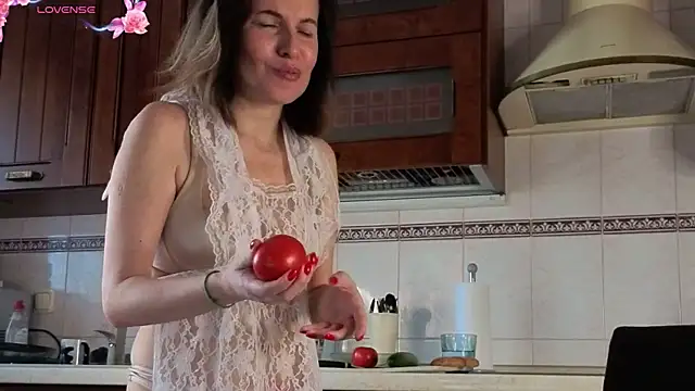 hannahflora online show from May 23, 7:24 am