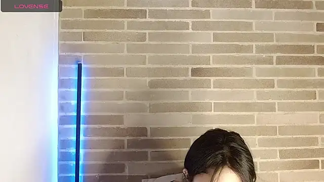 sweet-little online show from May 20, 12:22 pm