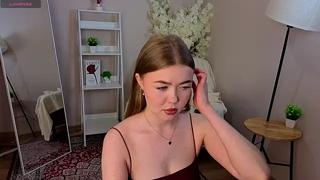 BlondeLina online show from May 21, 4:41 am