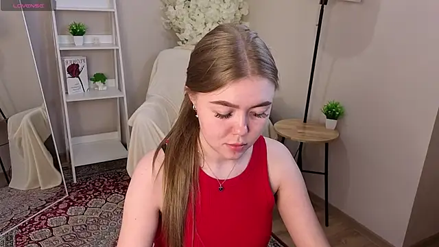 BlondeLina online show from May 26, 4:52 am