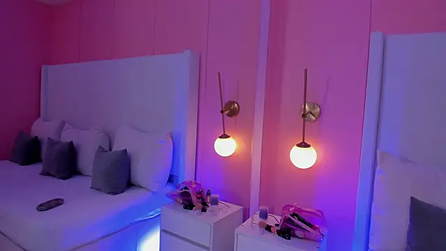 Snapshot of luna_veega chatting on April 16, 5:03 pm luna veega online show from April 16, 5:03 pm