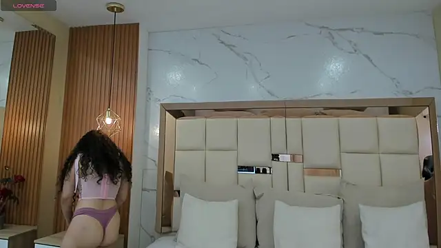 Snapshot of luna_veega chatting on May 19, 5:08 pm luna veega online show from May 19, 5:08 pm