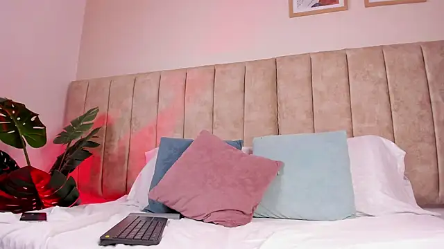 AgathaSavage online show from May 19, 2:40 am