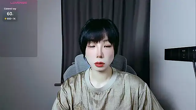 Snapshot of lin_lin_520_520 chatting on June 3, 3:17 pm lin lin 520 520 online show from June 3, 3:17 pm