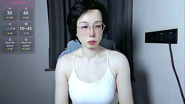 Snapshot of lin_lin_520_520 chatting on June 5, 3:29 pm lin lin 520 520 online show from June 5, 3:29 pm