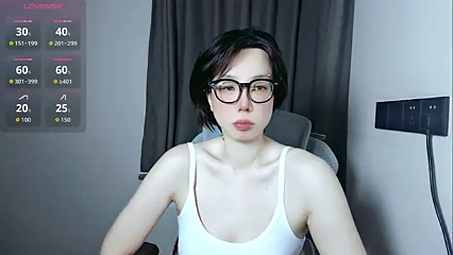 Snapshot of lin_lin_520_520 chatting on August 8, 3:58 pm lin lin 520 520 online show from August 8, 3:58 pm