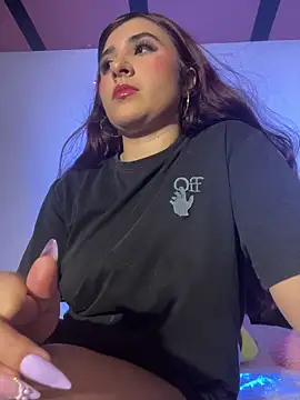 Nahomy-Benett online show from March 13, 12:12 pm