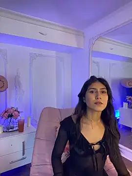 Snapshot of LucianaBlanco_ chatting on March 24, 8:47 pm LucianaBlanco online show from March 24, 8:47 pm