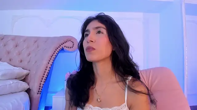 Snapshot of LucianaBlanco_ chatting on April 5, 3:20 pm LucianaBlanco online show from April 5, 3:20 pm