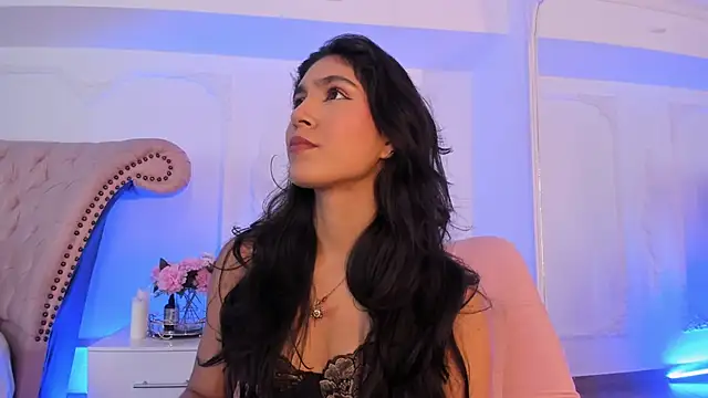 Snapshot of LucianaBlanco_ chatting on April 11, 8:35 pm LucianaBlanco online show from April 11, 8:35 pm