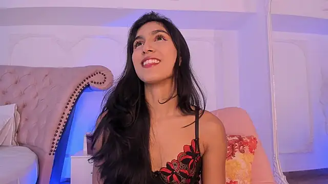 Snapshot of LucianaBlanco_ chatting on May 6, 8:25 pm LucianaBlanco online show from May 6, 8:25 pm