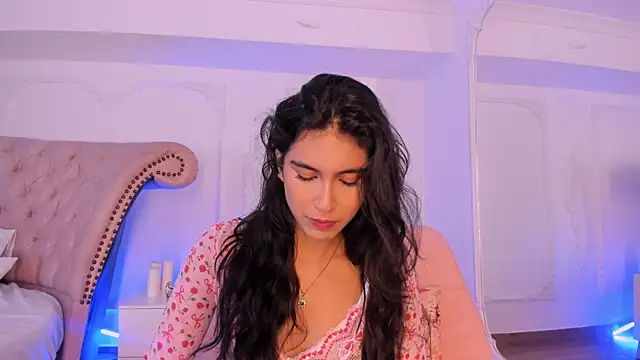 Snapshot of LucianaBlanco_ chatting on May 13, 8:38 pm LucianaBlanco online show from May 13, 8:38 pm