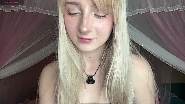 OnlyEva1 online show from May 14, 8:43 am