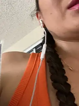 Snapshot of aliciahebixxx chatting on July 6, 9:17 pm aliciahebixxx online show from July 6, 9:17 pm