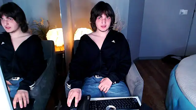 delalex online show from May 25, 2:12 pm