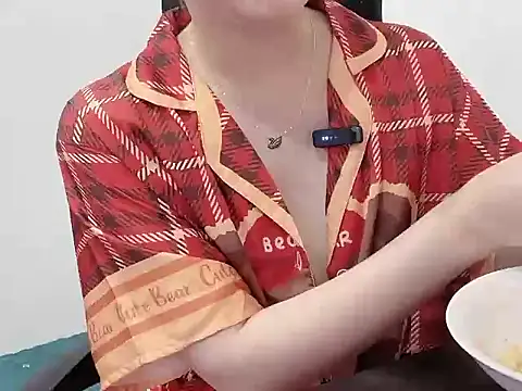 Snapshot of hunhun122 chatting on April 6, 7:31 am hunhun122 online show from April 6, 7:31 am