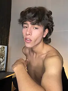 Snapshot of Evan_Barret chatting on March 12, 6:58 pm Evan Barret online show from March 12, 6:58 pm