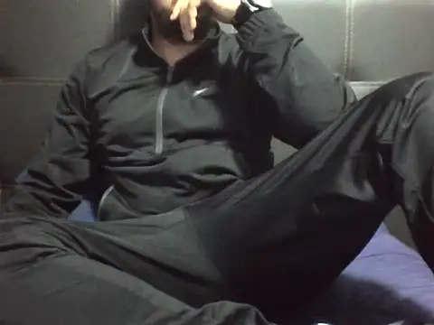 Snapshot of Sergiomachine69 chatting on May 1, 4:28 am Sergiomachine69 online show from May 1, 4:28 am