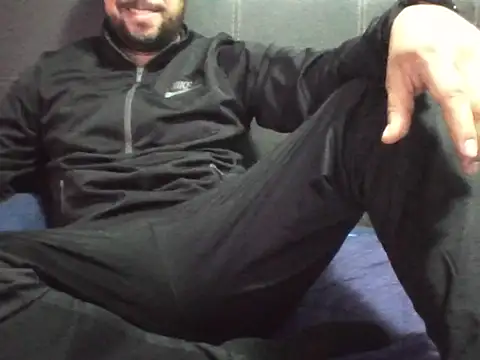 Snapshot of Sergiomachine69 chatting on May 6, 5:14 am Sergiomachine69 online show from May 6, 5:14 am