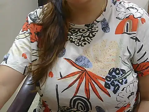 Snapshot of spicy_Zara chatting on June 1, 10:28 am spicy Zara online show from June 1, 10:28 am