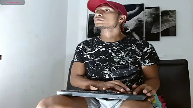 Snapshot of chrisramosv chatting on March 13, 10:49 pm chrisramosv online show from March 13, 10:49 pm