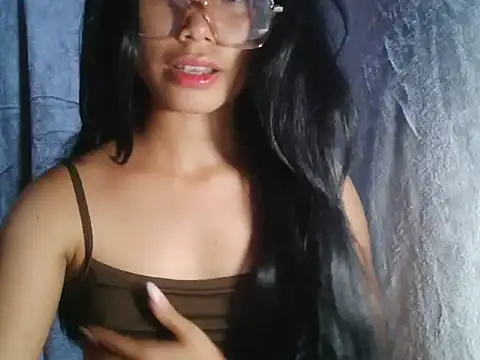 Snapshot of SweetFuntastic18 chatting on April 10, 9:03 am SweetFuntastic18 online show from April 10, 9:03 am