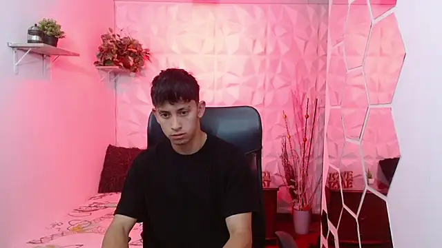 Snapshot of Kei_23 chatting on March 13, 11:50 am Kei 23 online show from March 13, 11:50 am