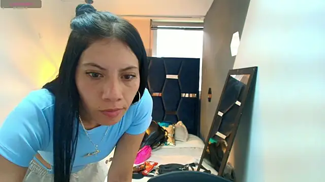 Abril Fox   online show from May 5, 7:33 pm