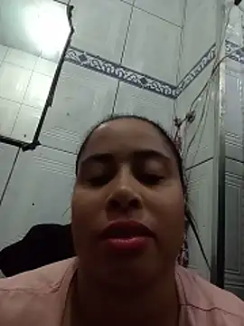 Snapshot of gatinha20257 chatting on May 17, 12:41 am gatinha20257 online show from May 17, 12:41 am