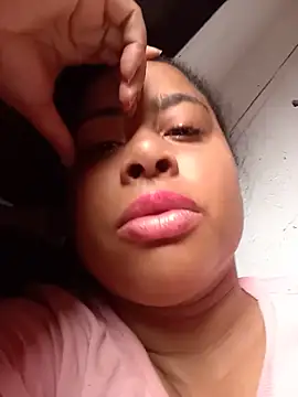 Snapshot of gatinha20257 chatting on May 17, 2:57 pm gatinha20257 online show from May 17, 2:57 pm