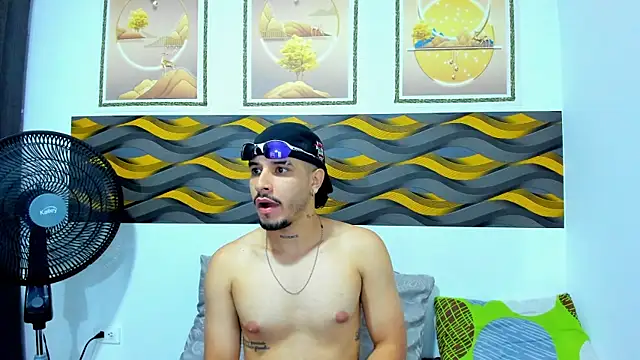 Leon Hotx online show from May 17, 12:45 pm
