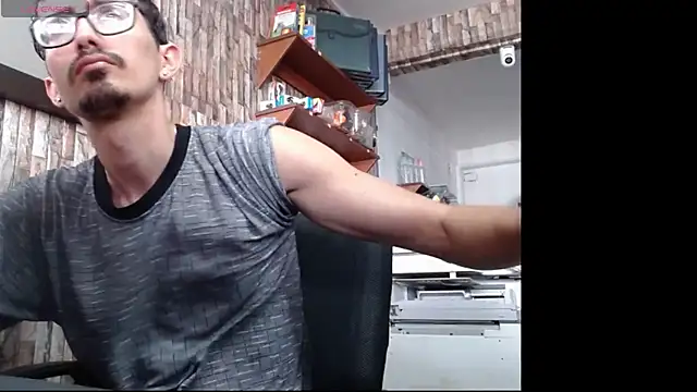 Snapshot of jhosuamoore chatting on March 11, 6:58 pm jhosuamoore online show from March 11, 6:58 pm