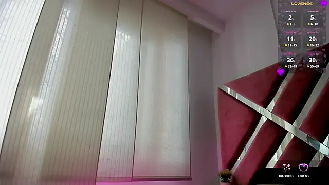Snapshot of Zoe_Evaanss_ chatting on April 2, 7:33 pm Zoe Evaanss online show from April 2, 7:33 pm