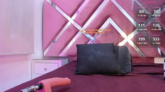 Snapshot of Zoe_Evaanss_ chatting on May 2, 8:03 pm Zoe Evaanss online show from May 2, 8:03 pm