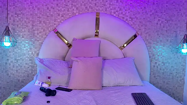 esmeralda sm online show from March 12, 7:20 pm