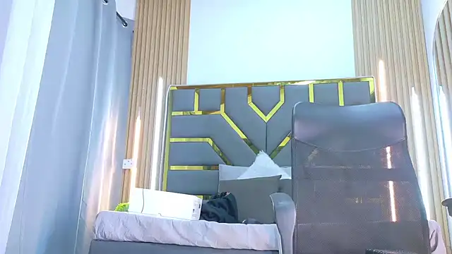Oliver bigblack cock online show from May 8, 9:31 pm