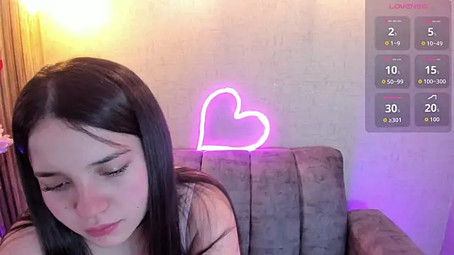 Julieth Caandy online show from May 17, 11:28 am