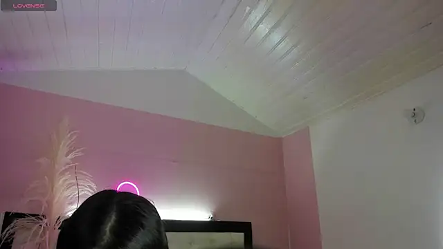 Julieth Caandy online show from June 26, 11:36 am