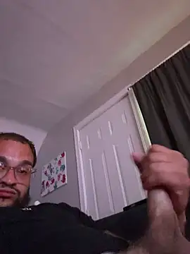 bigpappiii09 online show from July 16, 1:11 am