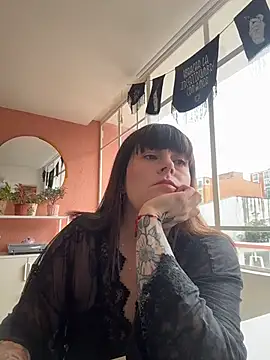 Snapshot of MidnightHearts chatting on March 31, 2:50 pm MidnightHearts online show from March 31, 2:50 pm