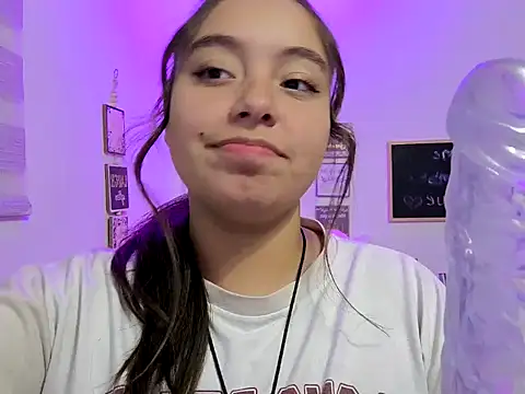 cherry valeria online show from May 15, 6:09 am