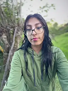  QaraH online show from May 6, 9:31 pm