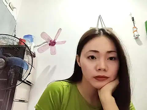 Stacyr online show from March 12, 3:40 pm