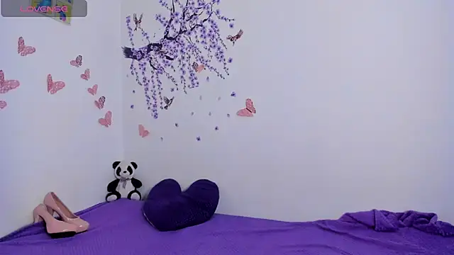 kyliewilso online show from May 10, 11:48 am