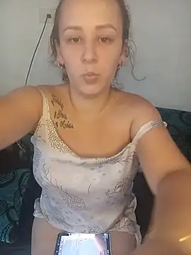 amylligril online show from June 4, 6:47 pm