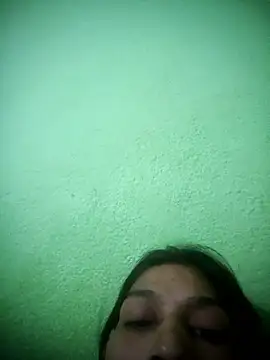 nidhiyadav00 online show from April 7, 7:03 pm