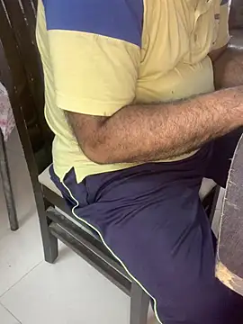 Snapshot of urb0nd chatting on March 29, 8:58 am urb0nd online show from March 29, 8:58 am