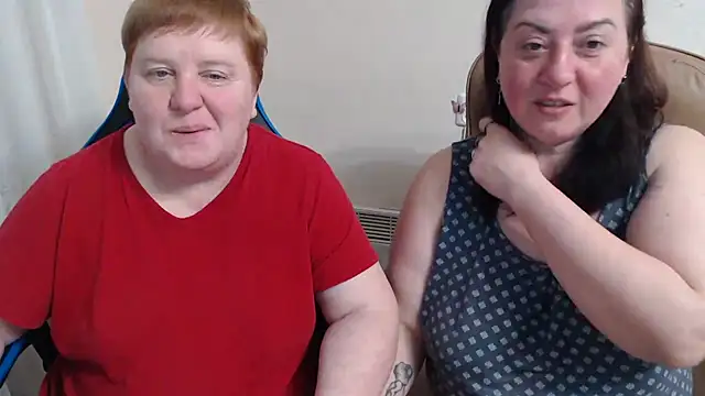 Snapshot of Lindy-Jeanie chatting on March 18, 8:01 pm Lindy-Jeanie online show from March 18, 8:01 pm